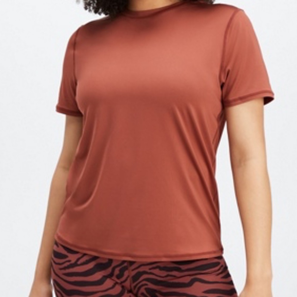 Fabletics Phoenix Lite Short-Sleeve Top – Mahogany